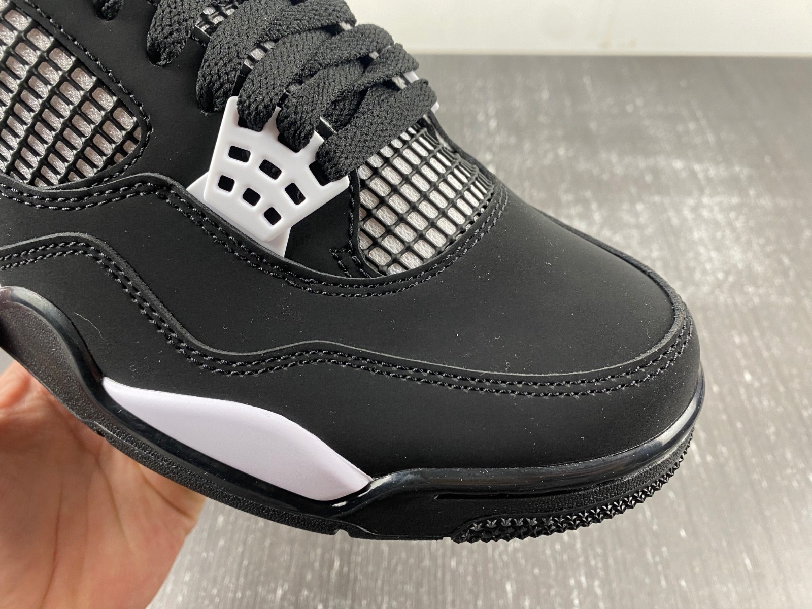 Air Jordan 4 "White Thunder" FQ8138-001