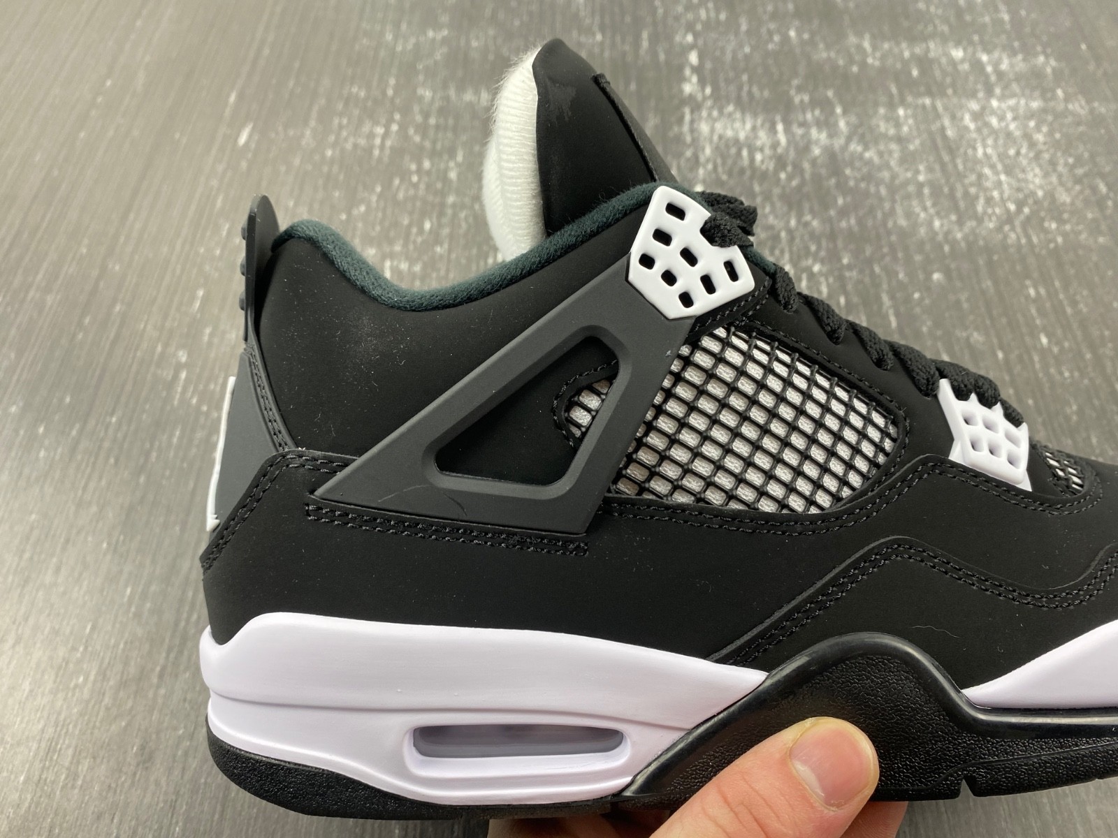 Air Jordan 4 "White Thunder" FQ8138-001