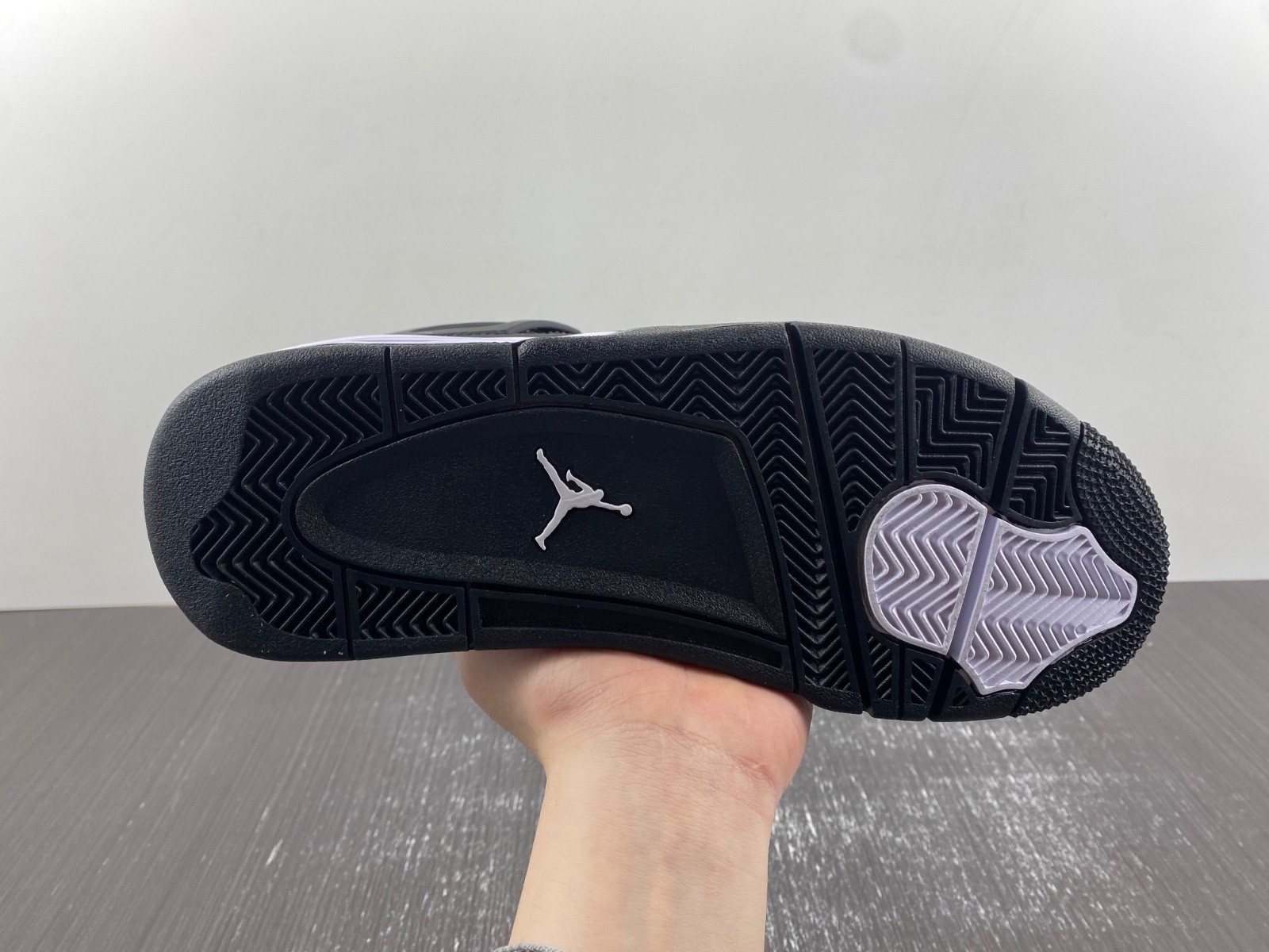 Air Jordan 4 "White Thunder" FQ8138-001