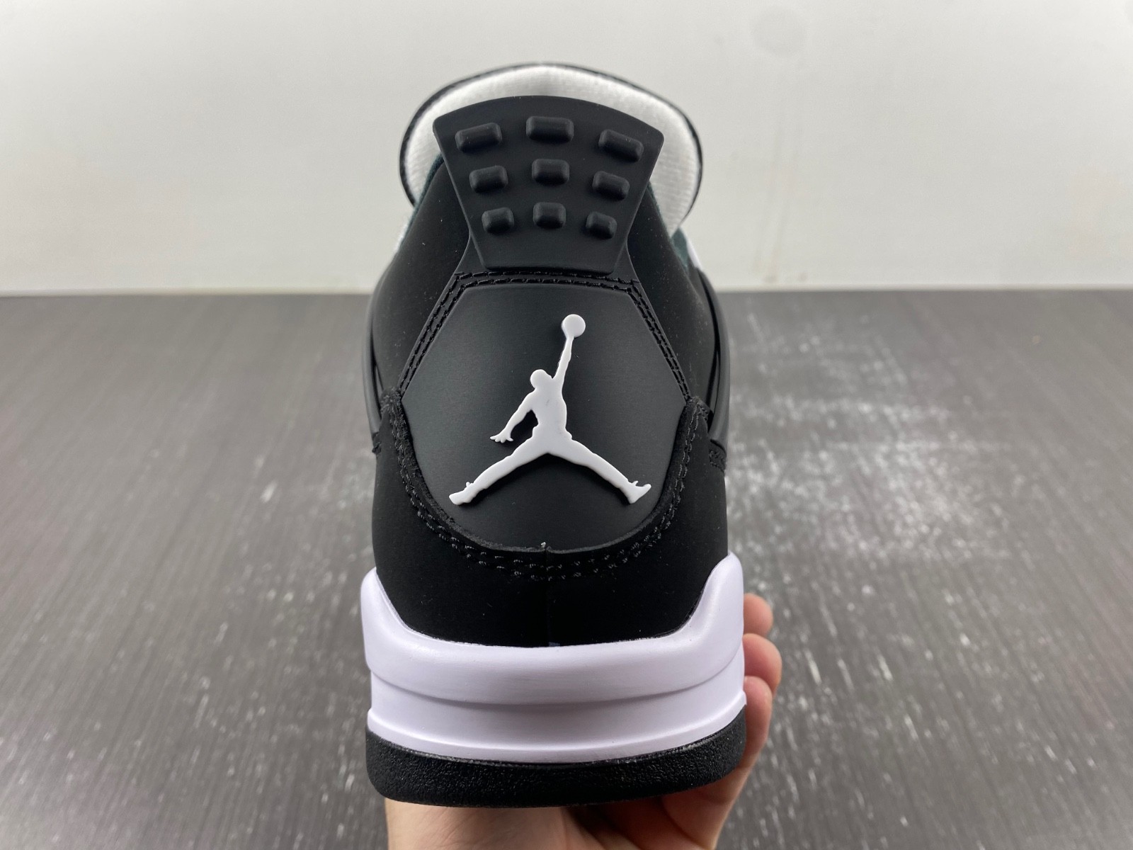 Air Jordan 4 "White Thunder" FQ8138-001