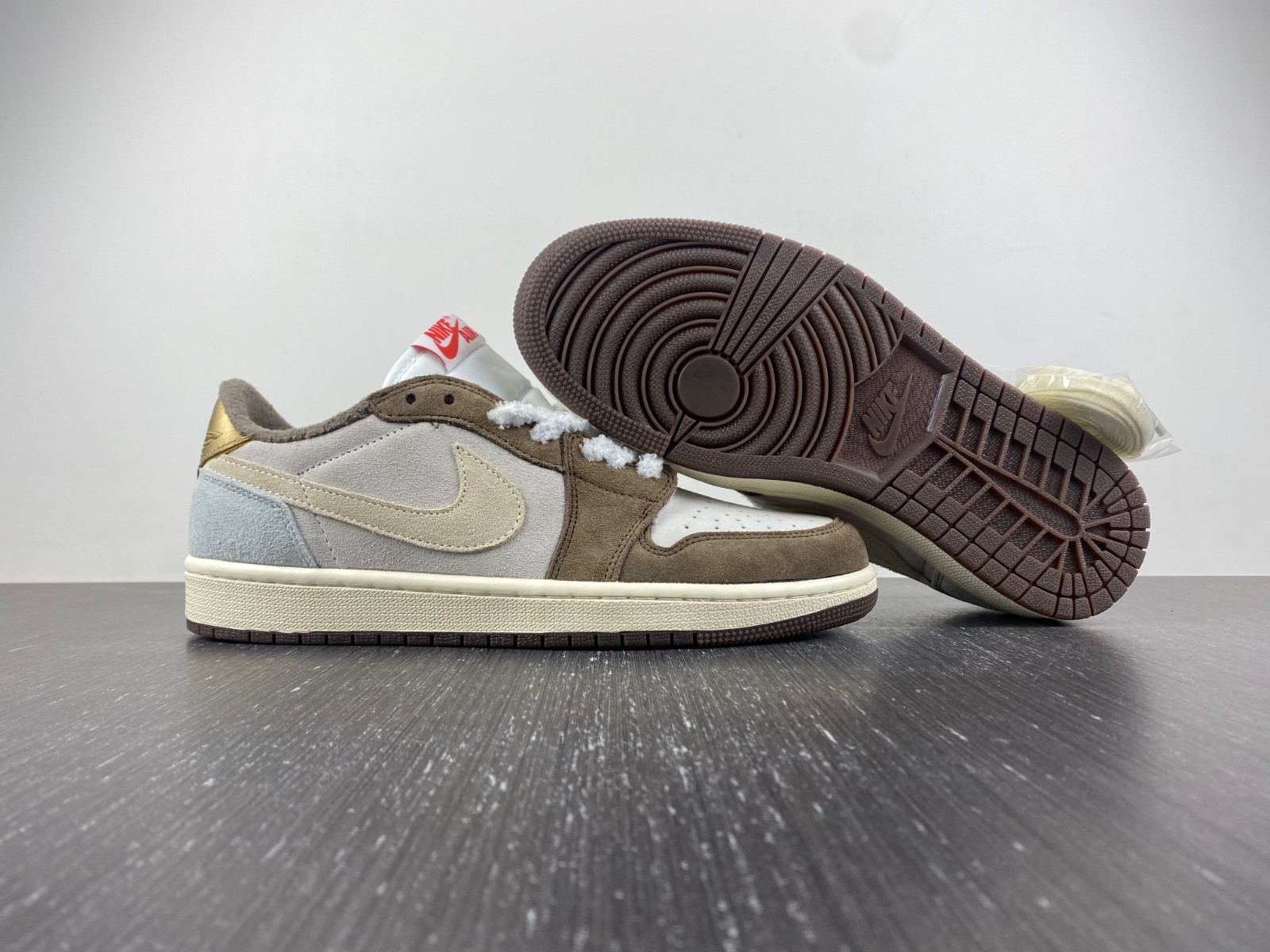 Air Jordan 1 Low OG Year of the Rabbit DV1312-200