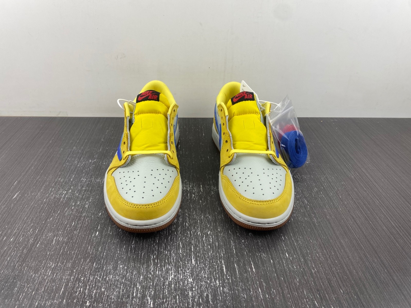 Travis Scott Air Jordan 1 Low OG Canary DZ4137-700