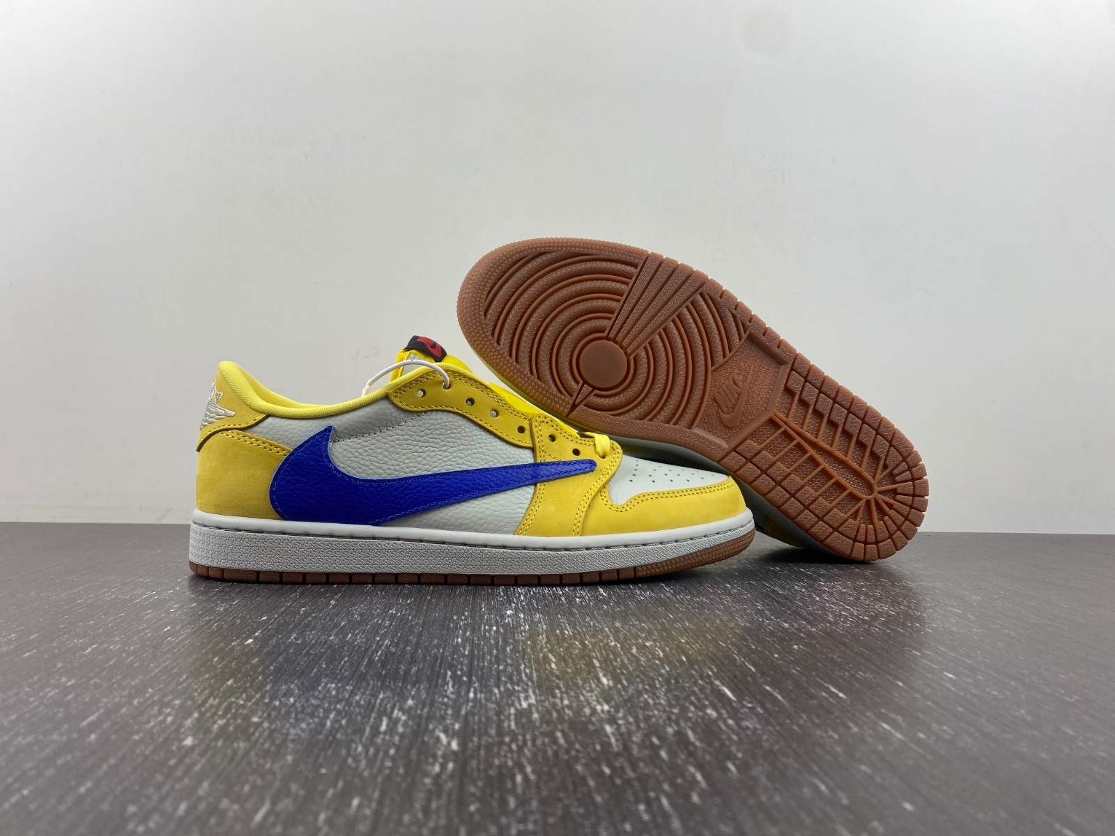 Travis Scott Air Jordan 1 Low OG Canary DZ4137-700