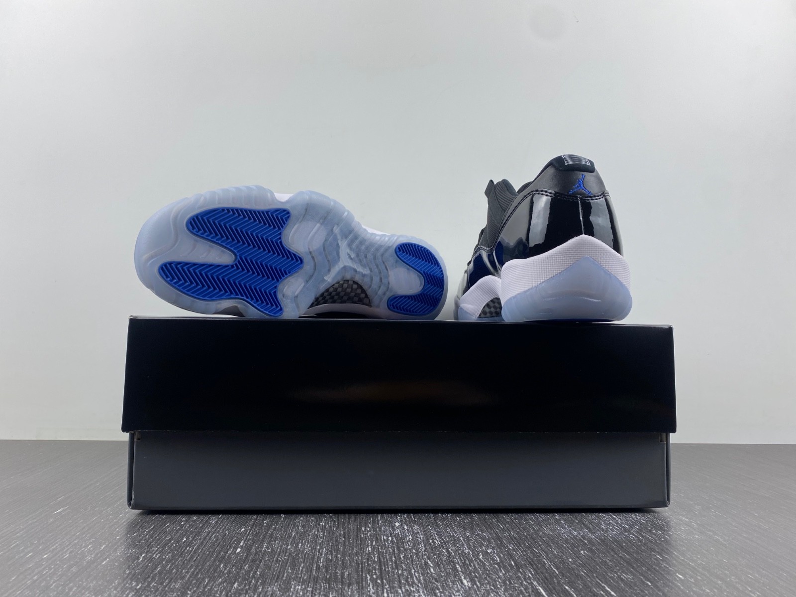 Air Jordan 11 Low Space Jam Summer FV5104-004