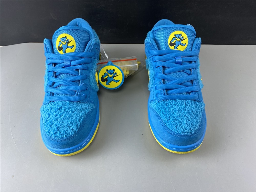 Grateful Dead x Nike SB Dunk Low  CJ5378-400