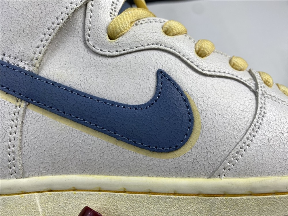 NIKE SB DUNK HIGH PRO QS CZ3334-100