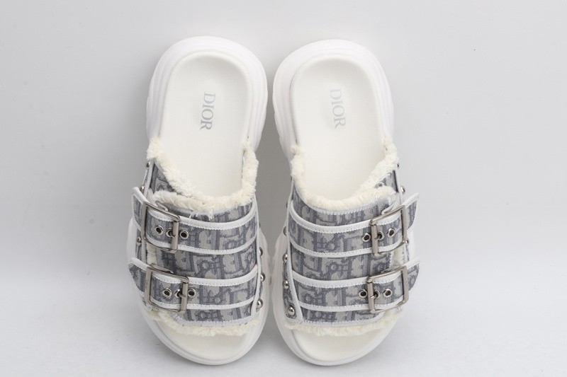 Dio*r sandal11