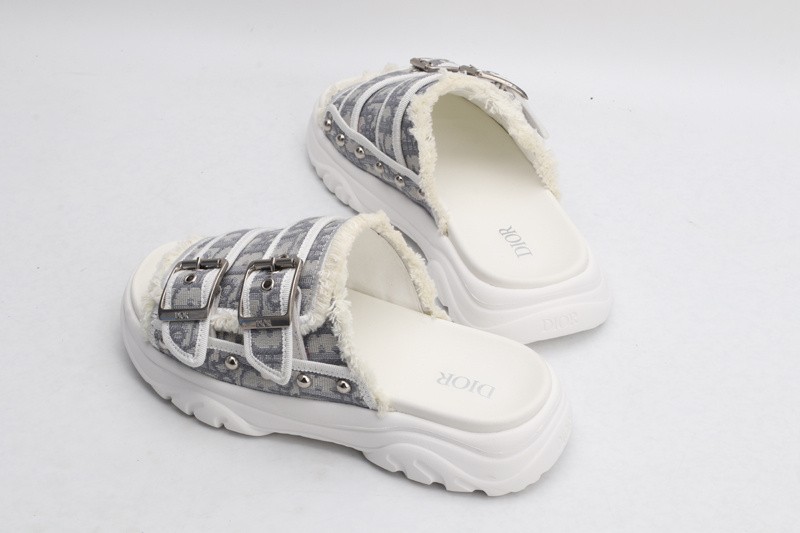 Dio*r sandal11