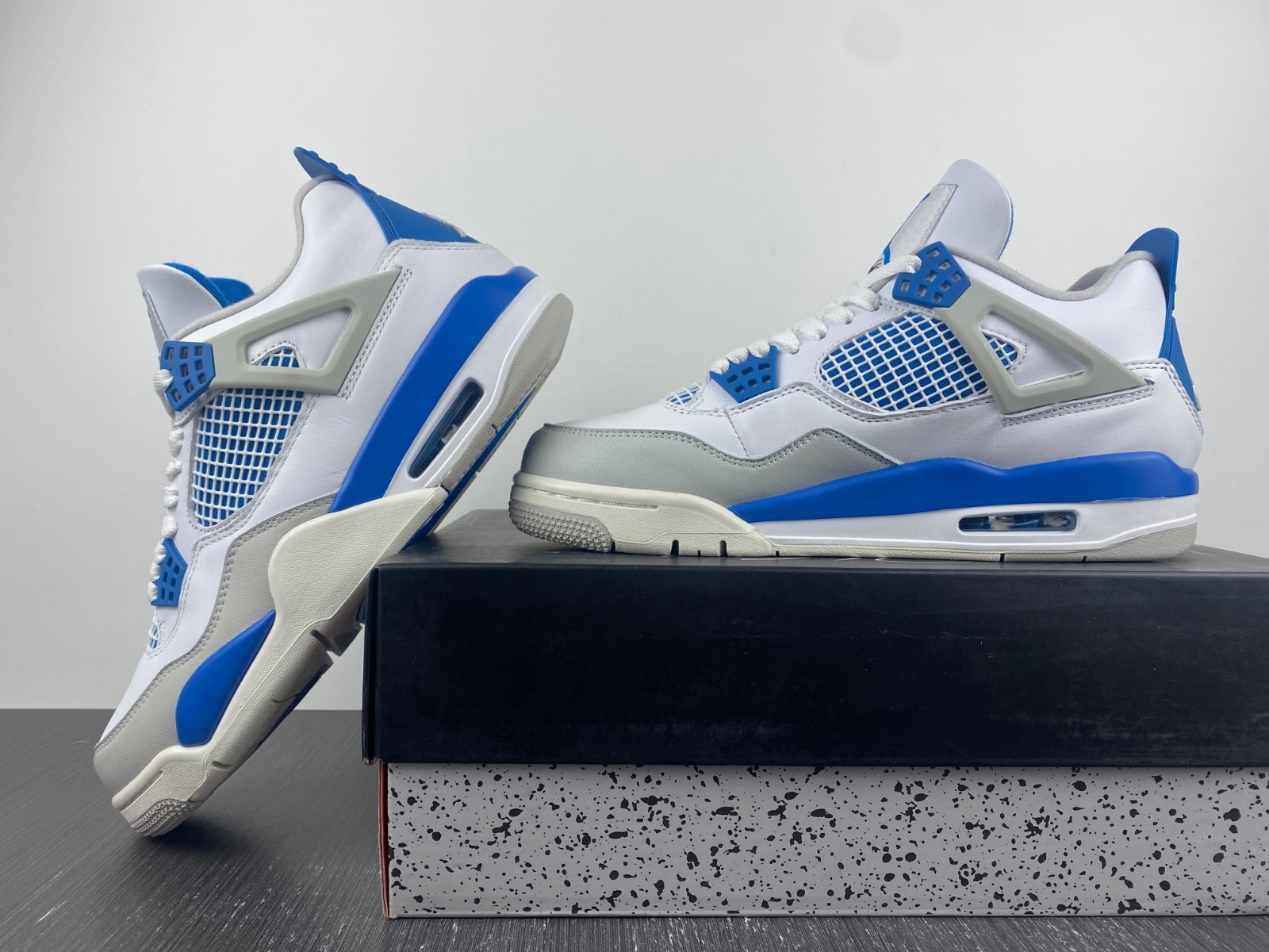 AIR Jordan 4 Retro Military Blue 308497-105