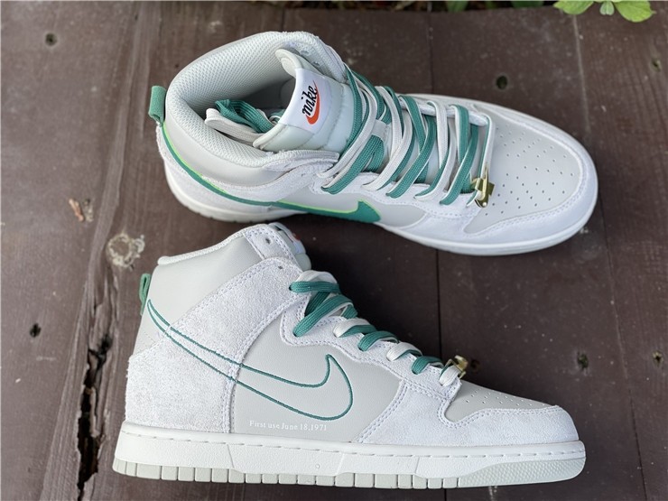 Dunk High SE 