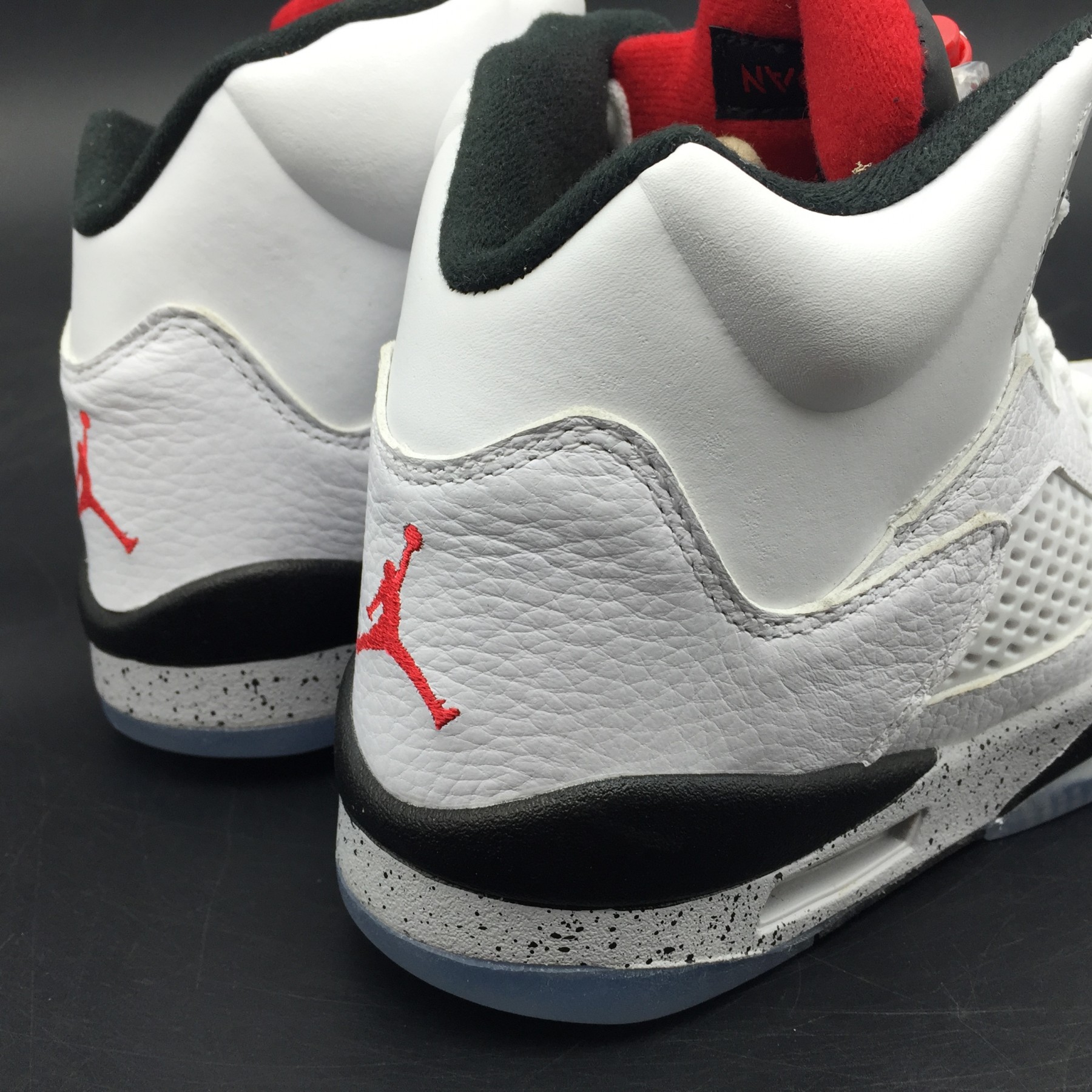 AIR JORDAN 5 RETRO "WHITE CEMENT" mens 136027-104
