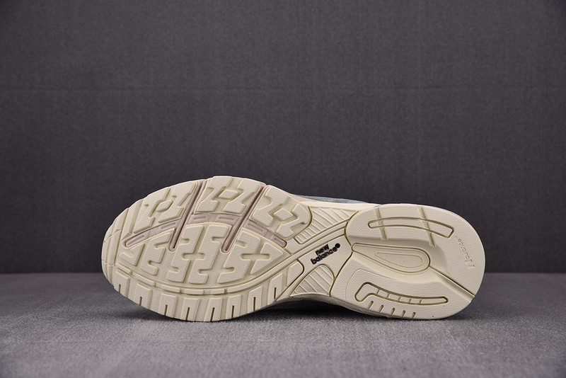 NEW BALANCE 2002 NB000023