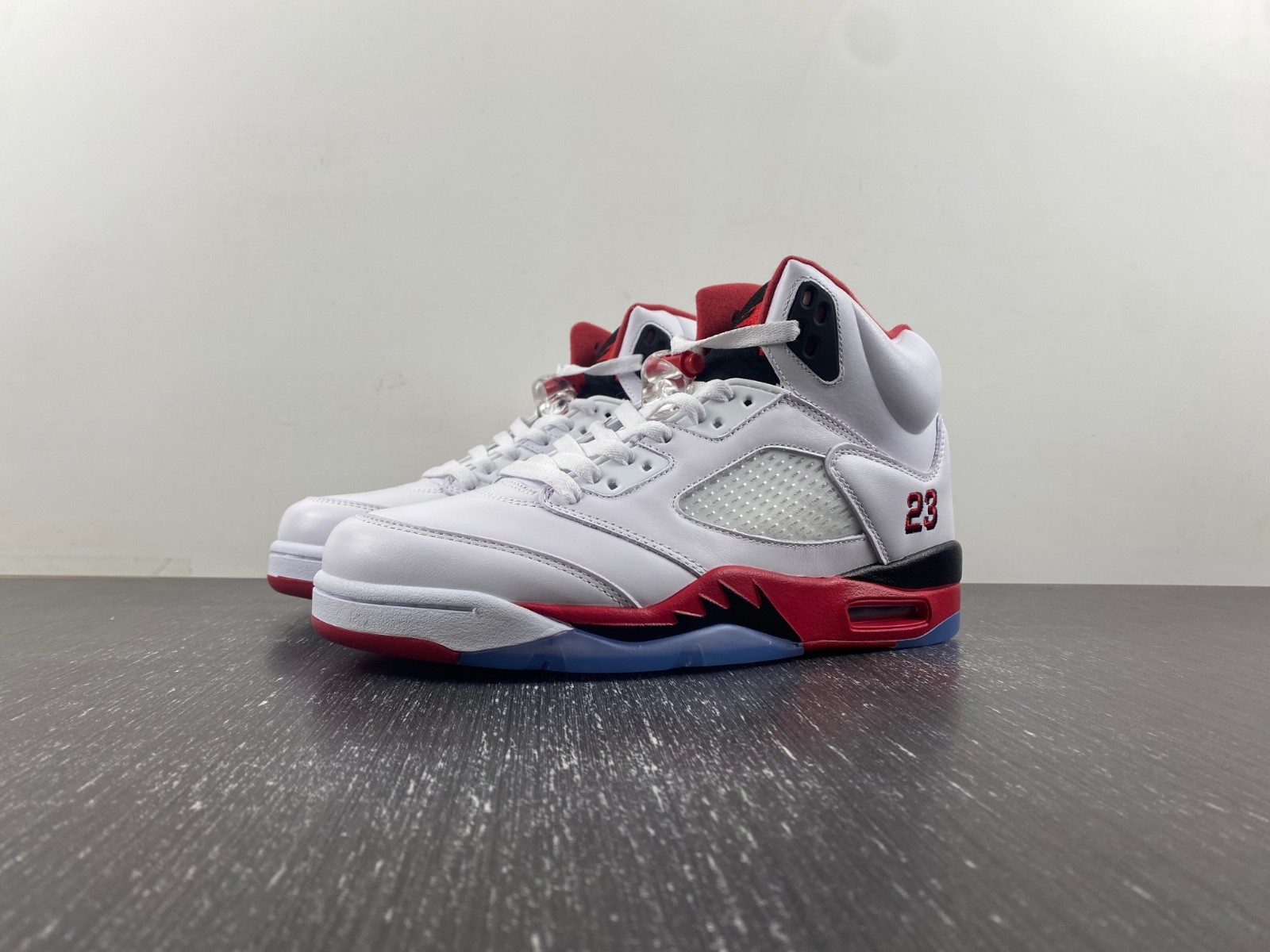AIR JORDAN 5 RETRO 