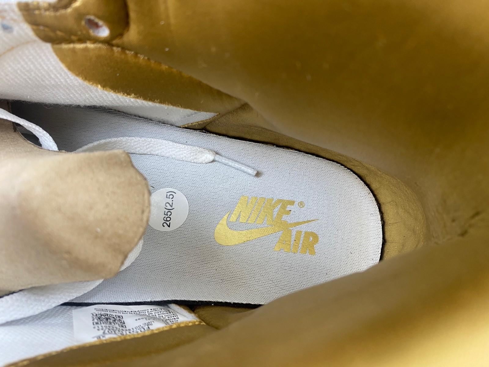 Air Jordan 1 Retro High OG Metallic Gold FD2596-107