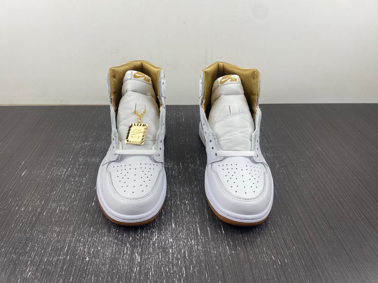 Air Jordan 1 Retro High OG Metallic Gold FD2596-107