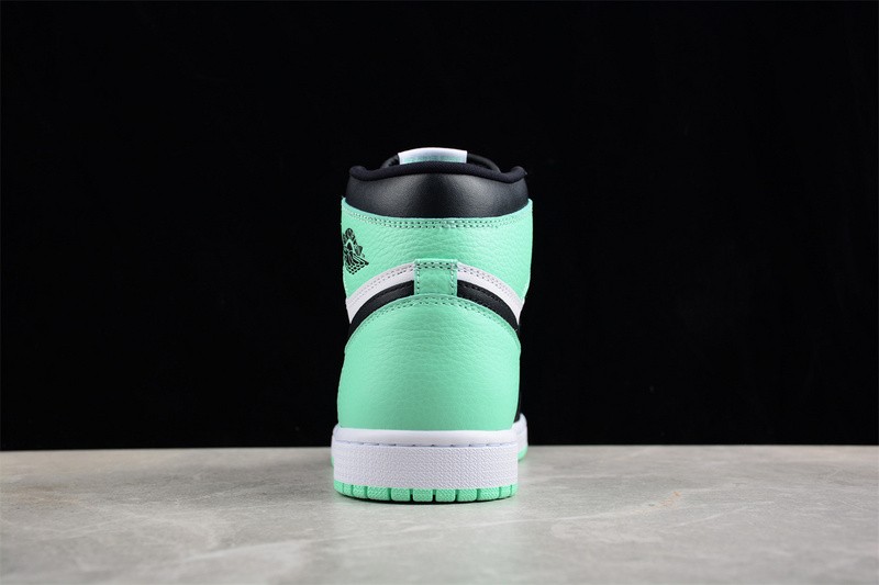 Air Jordan 1 Retro High OG Green Glow DZ5485-130