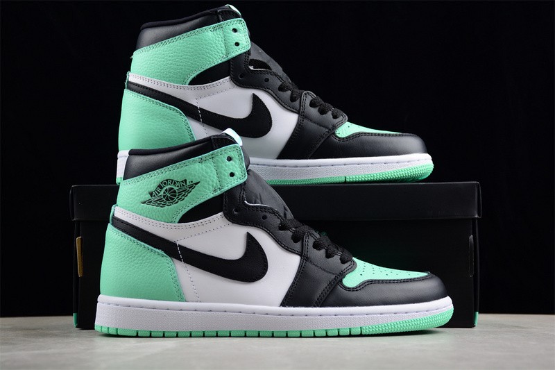 Air Jordan 1 Retro High OG Green Glow DZ5485-130