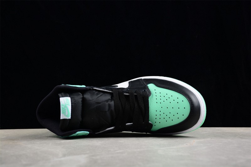 Air Jordan 1 Retro High OG Green Glow DZ5485-130