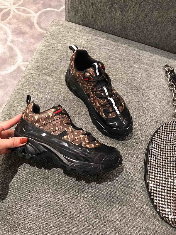 Burber*y sneakers B000001