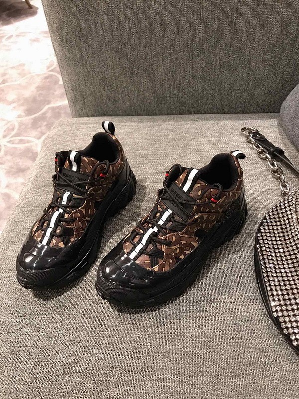 Burber*y sneakers B000001