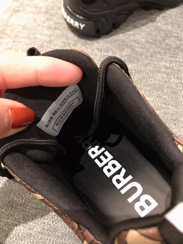 Burber*y sneakers B000001