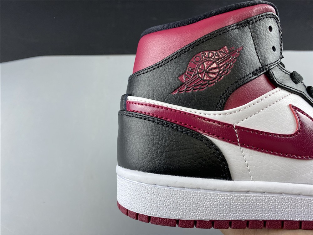 Air Jordan 1 MID bred toe 554724-066