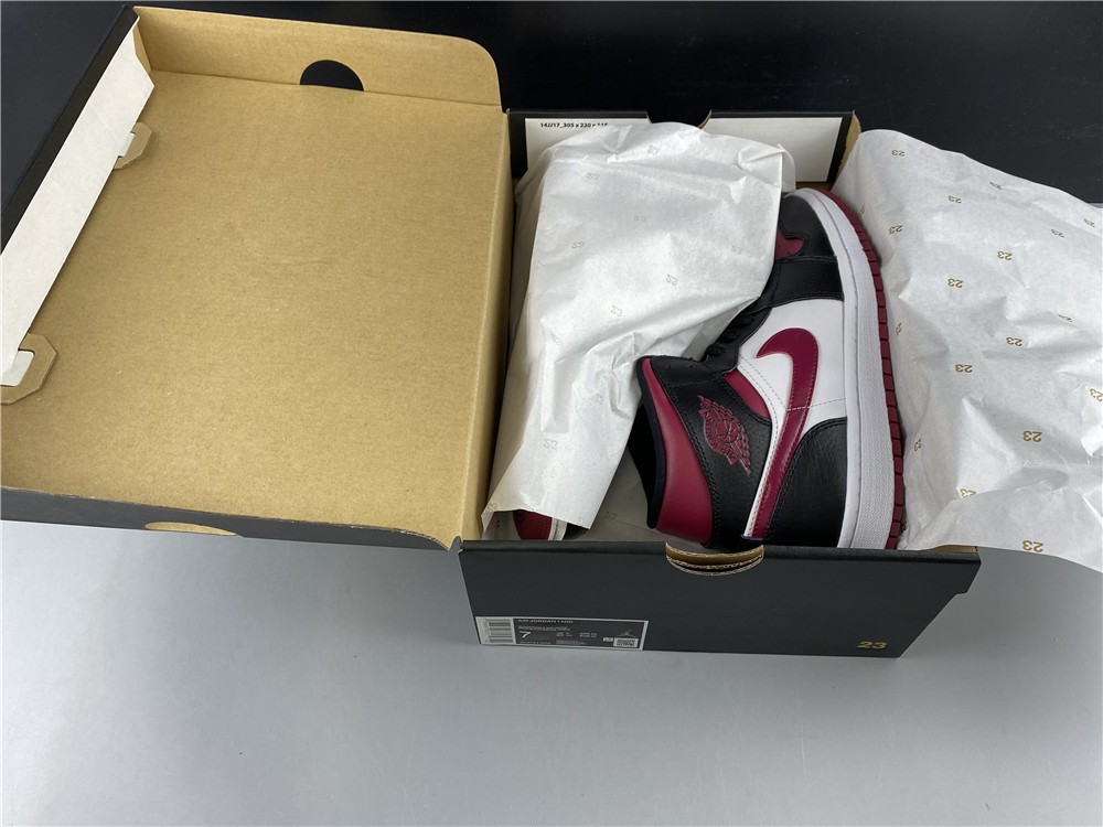 Air Jordan 1 MID bred toe 554724-066