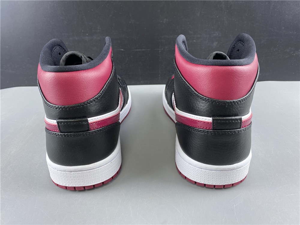 Air Jordan 1 MID bred toe 554724-066