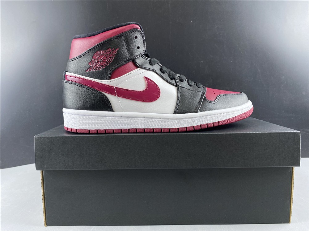 Air Jordan 1 MID bred toe 554724-066