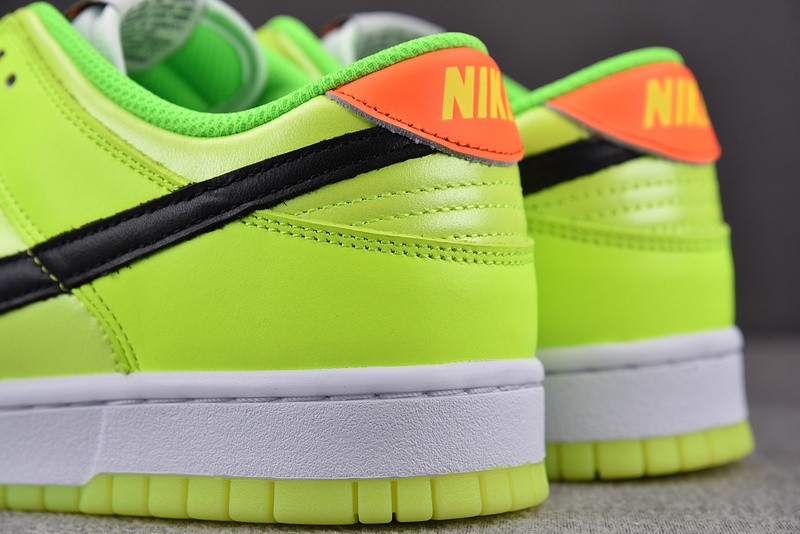 NIKE DUNK LOW “GLOW IN THE DARK” FJ4610-702