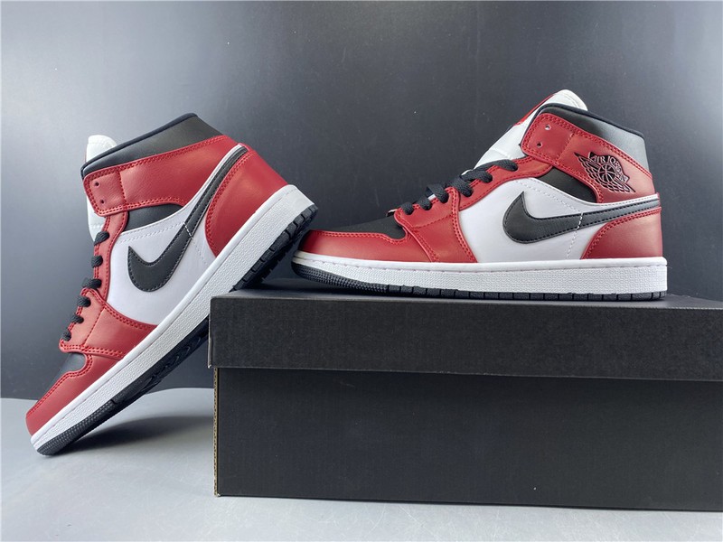 Air Jordan 1 Mid Chicago black toe  554724-069