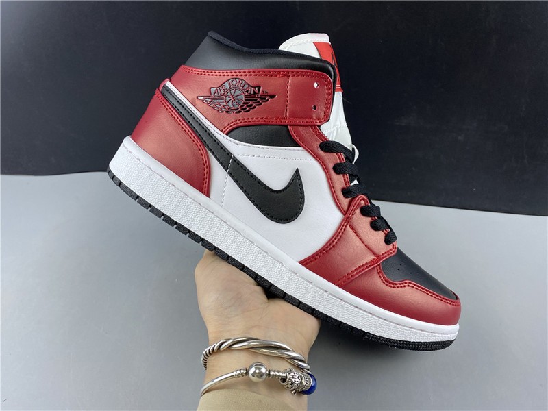 Air Jordan 1 Mid Chicago black toe  554724-069