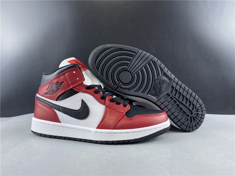Air Jordan 1 Mid Chicago black toe  554724-069