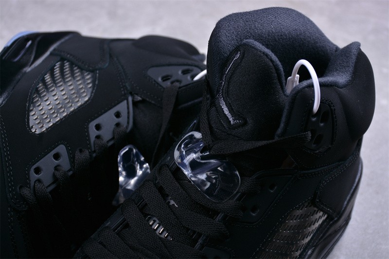 Air Jordan 5 “Black Cat” FZ2239-001