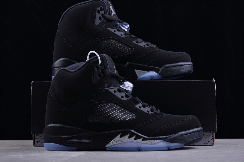 Air Jordan 5 “Black Cat” FZ2239-001