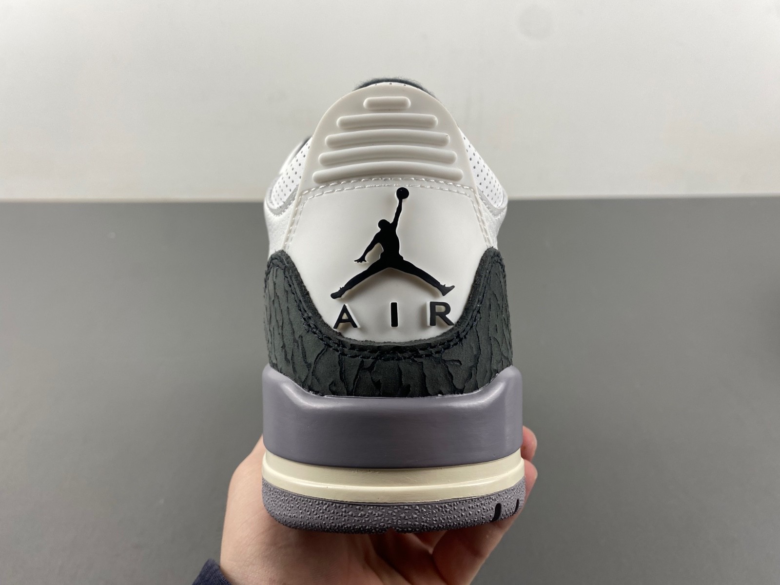 Air Jordan 3 “Cement Grey” CT8532-106