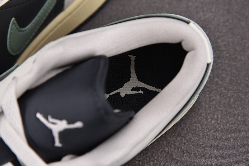 Air Jordan 1 Low Jade Smoke DC0774-001