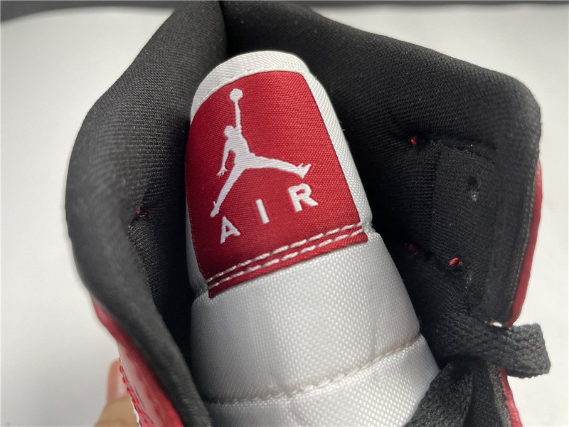 AIR JORDAN 1 MID Chicago 554724-173