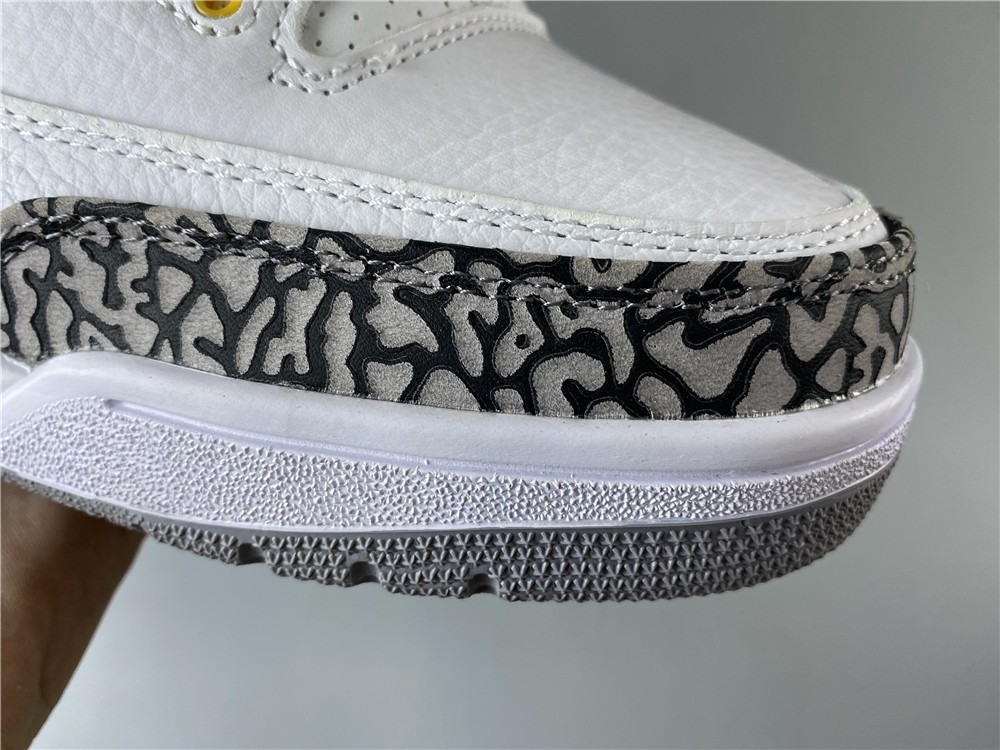 Air Jordan 3 WMNS “Laser Orange”  CK9246-108