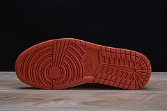 2018 Air Jordan 1 Retro High OG  Vintage Coral/Sail 555088 800