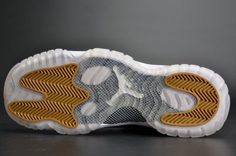 AIR JORDAN 11 RETRO P1NNACLE GOLD womens 378038-103