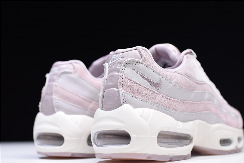 NIKE womens AIR MAX 95 DELUXE “PARTICLE ROSE”  Particle Rose AA1103-600