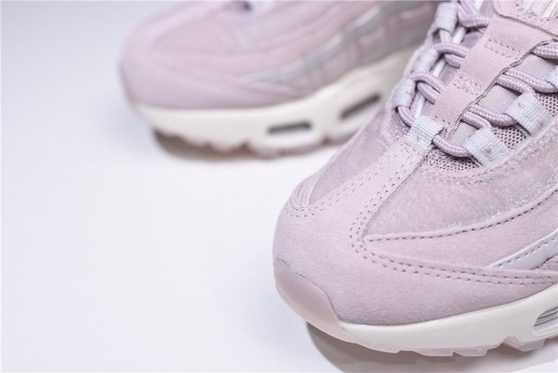 NIKE womens AIR MAX 95 DELUXE “PARTICLE ROSE”  Particle Rose AA1103-600