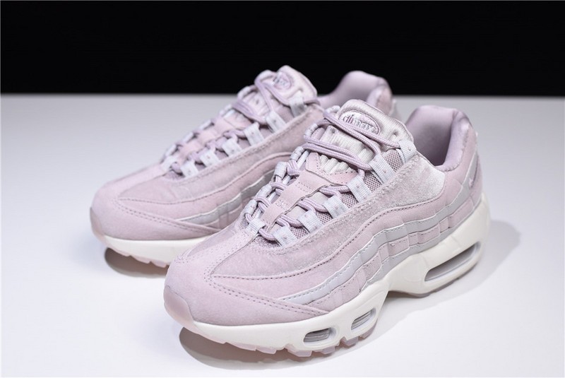 NIKE womens AIR MAX 95 DELUXE “PARTICLE ROSE”  Particle Rose AA1103-600