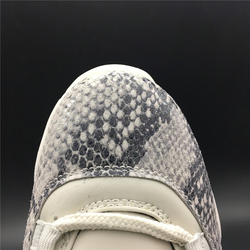Air Jordan 11 Low Snakeskin Light Bone CD6846-002