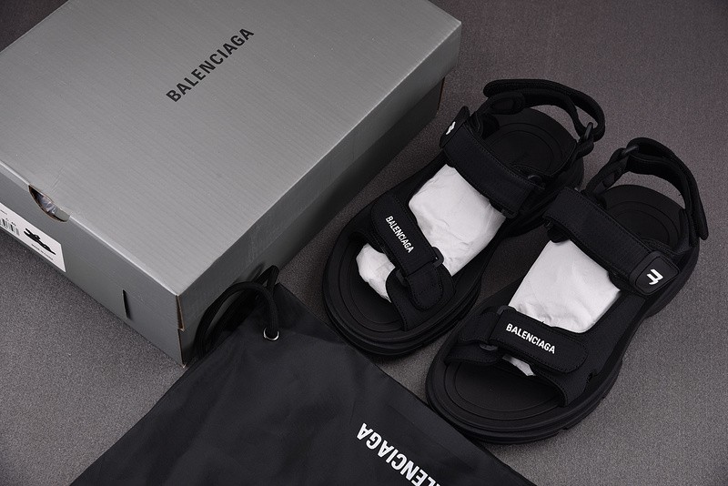 Balenciag* Sandal 25