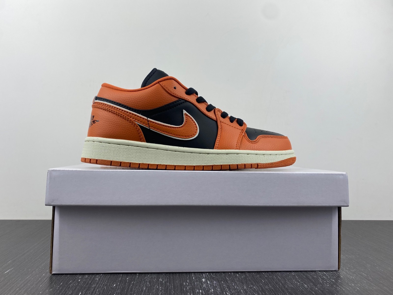 Air Jordan 1 Low SE Sport Spice DV1299-800