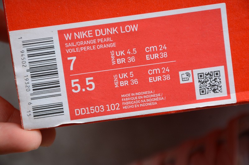 NIKE SB DUNK LOW ORANGE PEARL DD1503-102