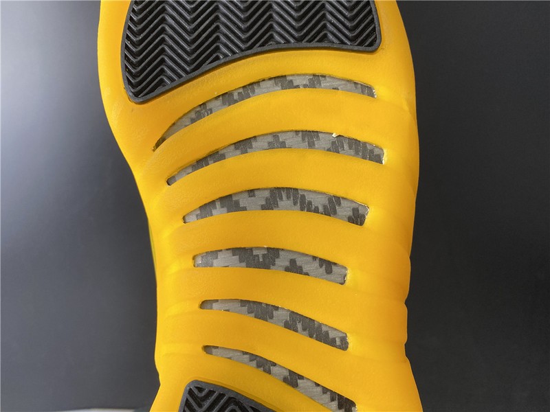 Air Jordan 12 Retro "University Gold" 130690-070