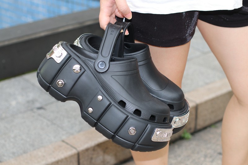 Balenciag* Sandal 26